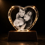 3D crystal heart-shaped photo engraving – family photo gift, gold-tone display | Crystal 3D Pix