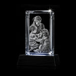 3D crystal rectangle photo engraving – family photo gift, gold-tone display (alternate) | Crystal 3D Pix